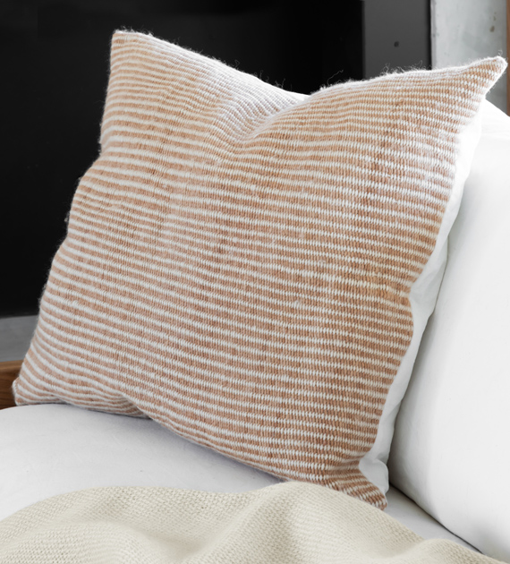 almohadon-adobe-cuadrado-dulce-de-leche